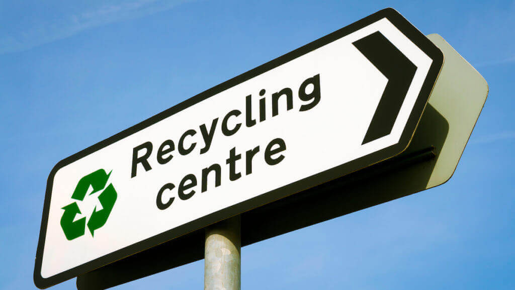 Sign to recycling centre